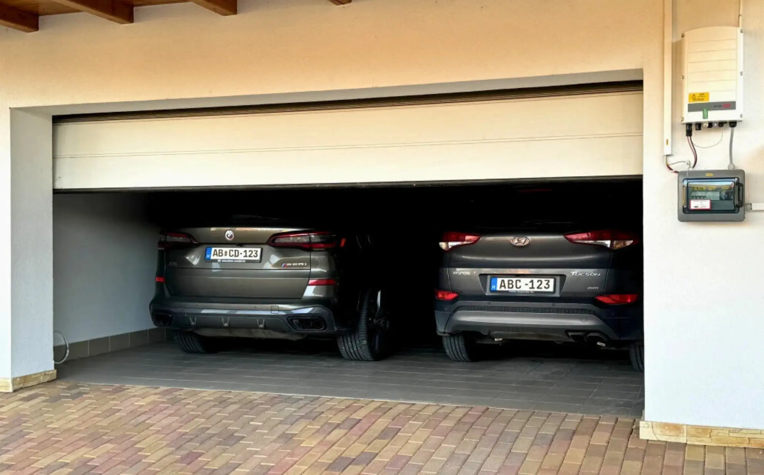 Hörmann garázskapuvezérlés Apple eszközökkel és távoli hozzáféréssel